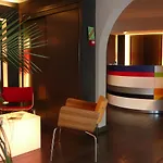 Ξενοδοχείο Cit'hotel L'oasis D'avignon 2*