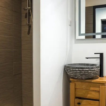 Cit'hotel L'oasis D'avignon 酒店 2*