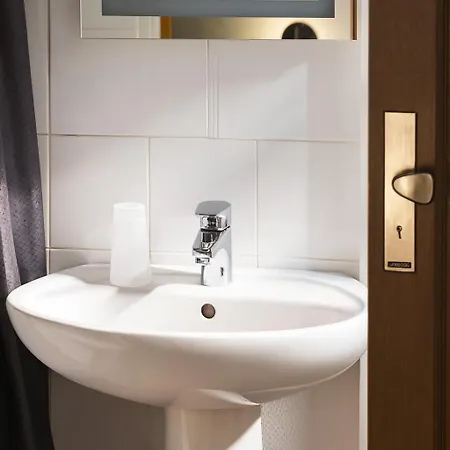Cit'hotel L'oasis D'avignon 酒店