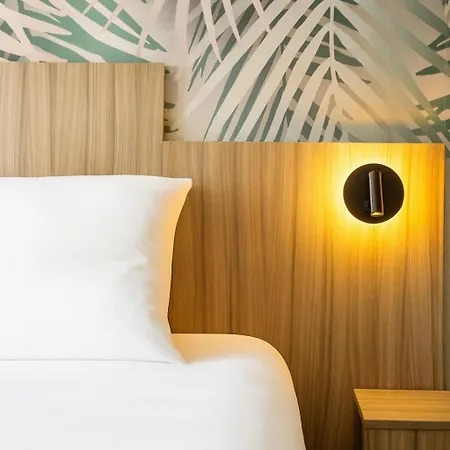 Cit'hotel L'oasis D'avignon 酒店