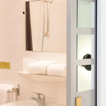 Cit'hotel L'oasis D'avignon 酒店