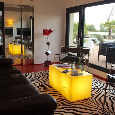 Cit'hotel L'oasis D'avignon 酒店
