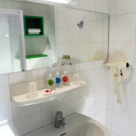 Cit'hotel L'oasis D'avignon 2* 阿维尼翁新城