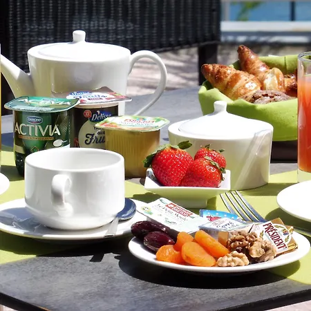 Cit'hotel L'oasis D'avignon 酒店
