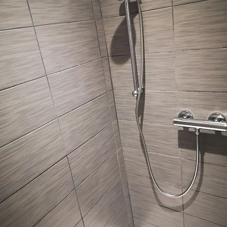Cit'hotel L'oasis D'avignon 酒店 2*