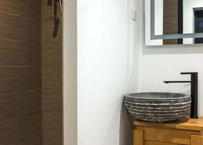 Cit'hotel L'oasis D'avignon Szálloda 2*