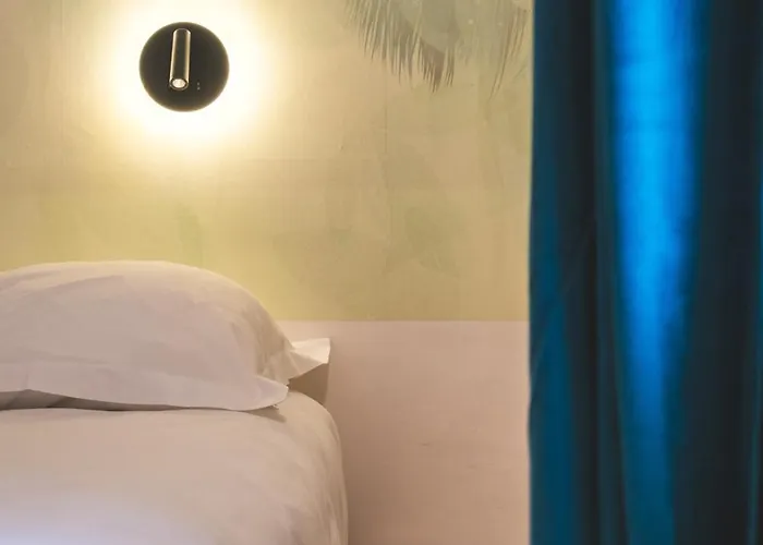 Cit'hotel L'oasis D'avignon Szálloda 2*