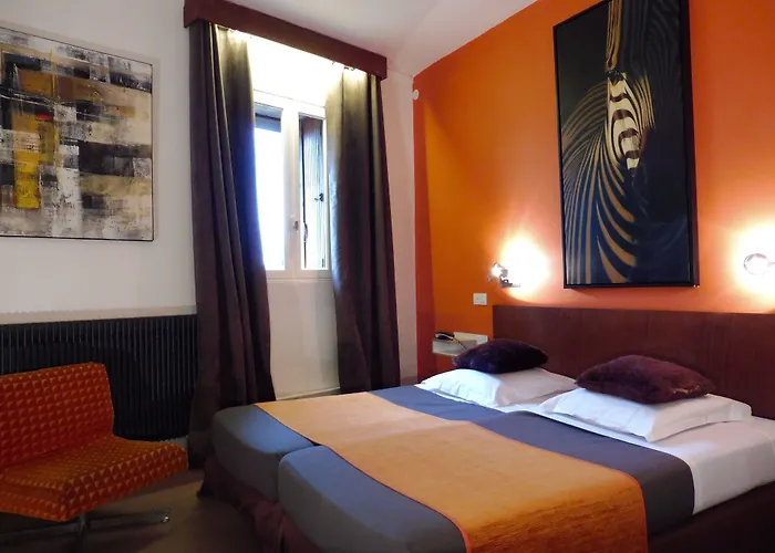 Cit'hotel L'oasis D'avignon 2*