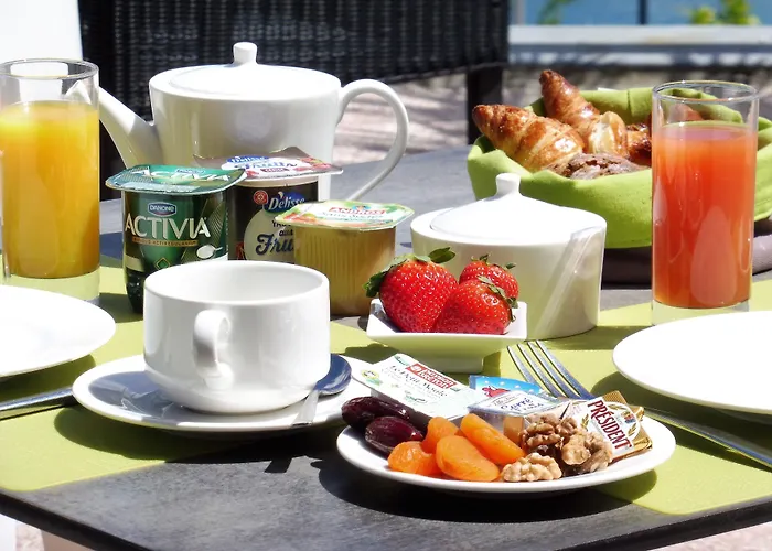 Cit'hotel L'oasis D'avignon Szálloda