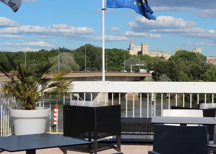 Cit'hotel L'oasis D'avignon Szálloda