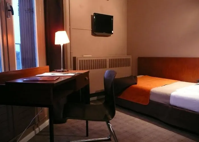 Cit'hotel L'oasis D'avignon Szálloda