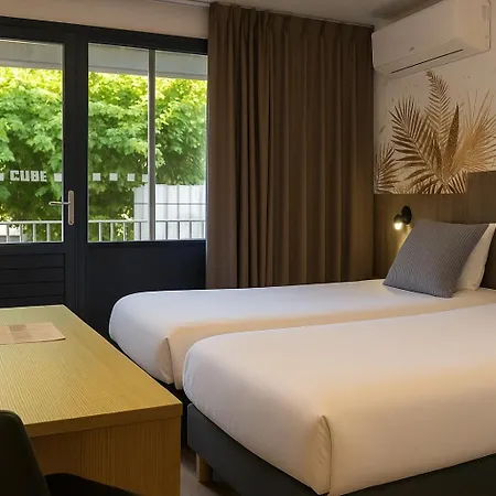 Cit'hotel L'oasis D'avignon 2*