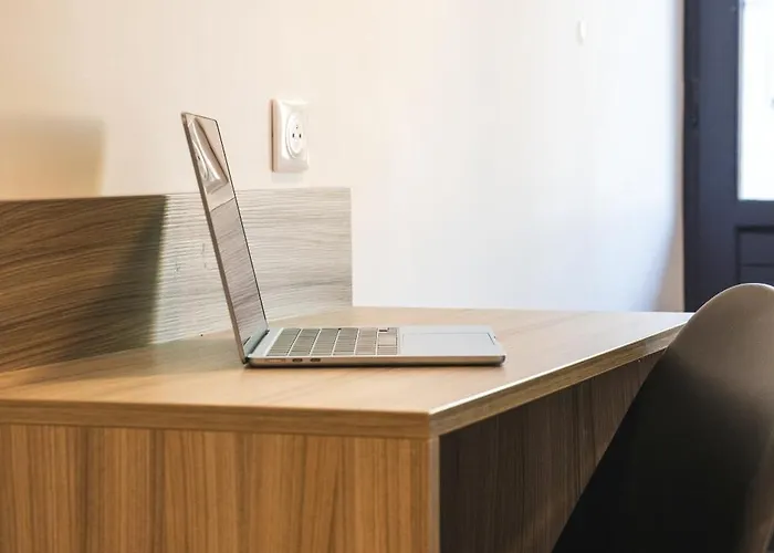 Cit'hotel L'oasis D'avignon 2* Villeneuve-lès-Avignon