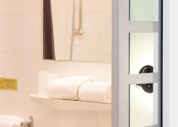 Cit'hotel L'oasis D'avignon Hotel