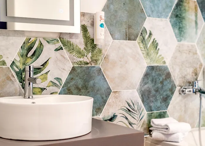 Hotel Cit'hotel L'oasis D'avignon 2*